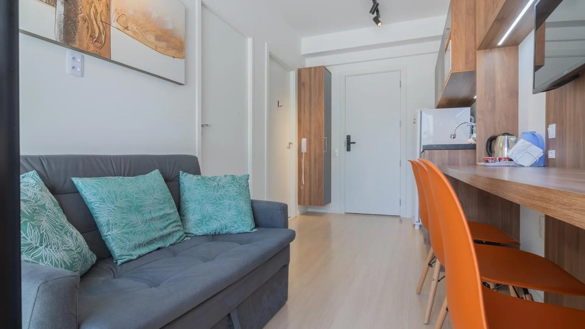 Flat Com Quarto Separado E Varanda A 200M Do Metro Vila Madalena Sao Paulo